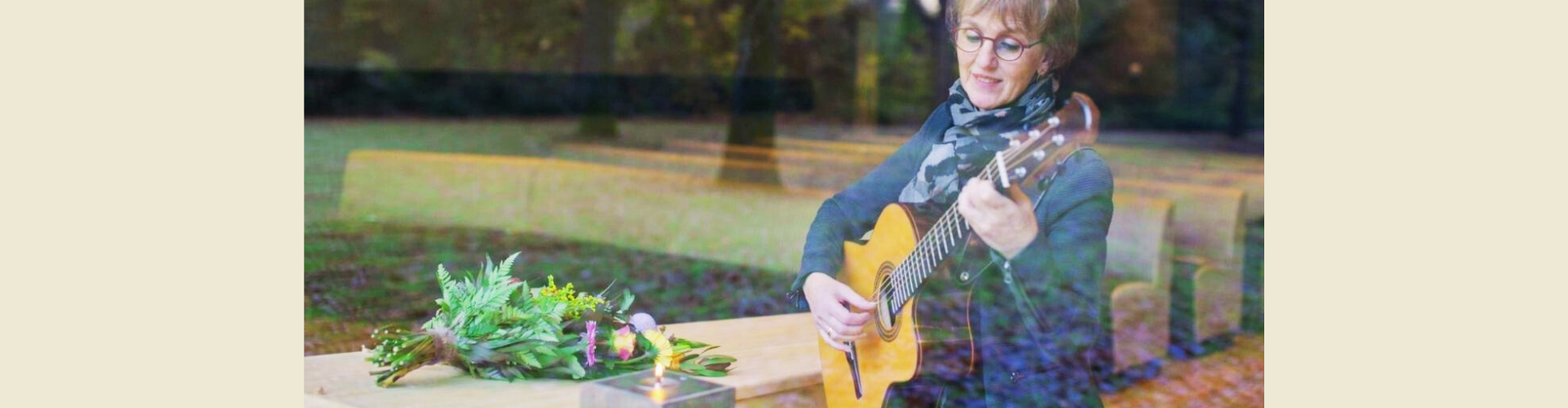 Uitvaartgitarist Jacqueline Snel